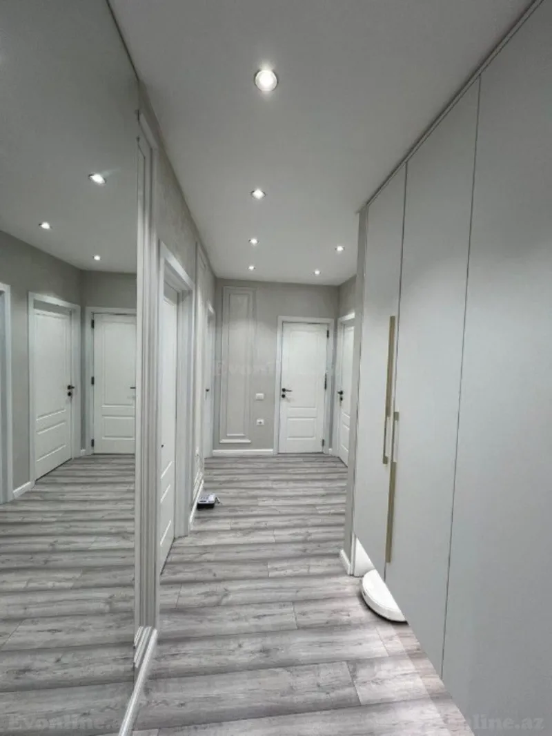 Satılır 4 otaqlı Mənzil Köhnə tikili 80 m² Gənclik m. - şəkil 12