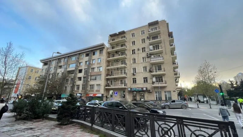 Satılır 3 otaqlı Mənzil Köhnə tikili 84 m² 28 May m.