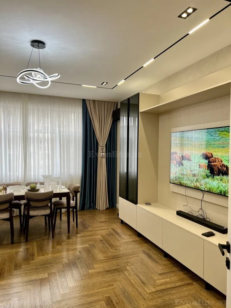 3 otaqlı Mənzil 120 m² Yasamal Satılır
