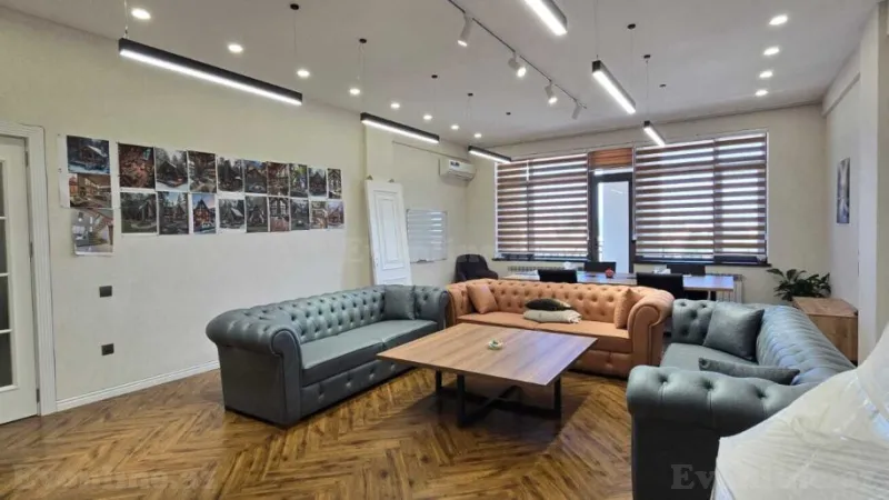 Kirayə verilir Ofis 240 m² Koroğlu m.