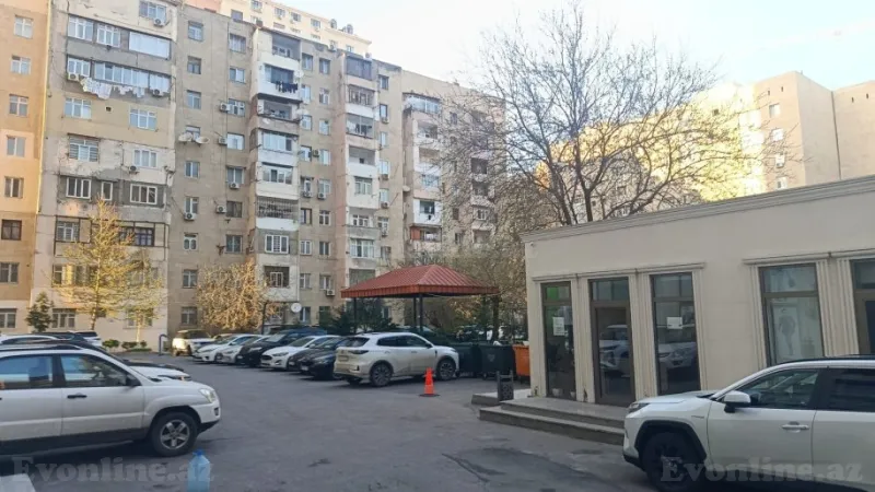 Kirayə verilir 2 otaqlı Mənzil Köhnə tikili 50 m² Elmlər Akademiyası m.