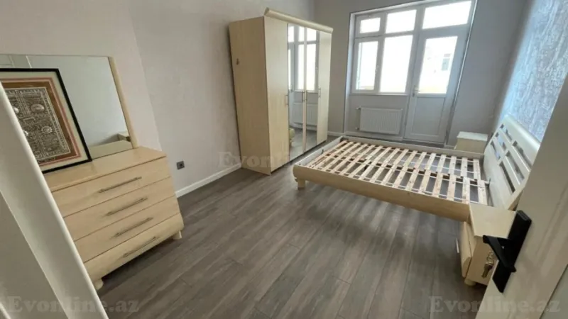 3 otaqlı Mənzil 115 m² İnşaatçılar m. Satılır
