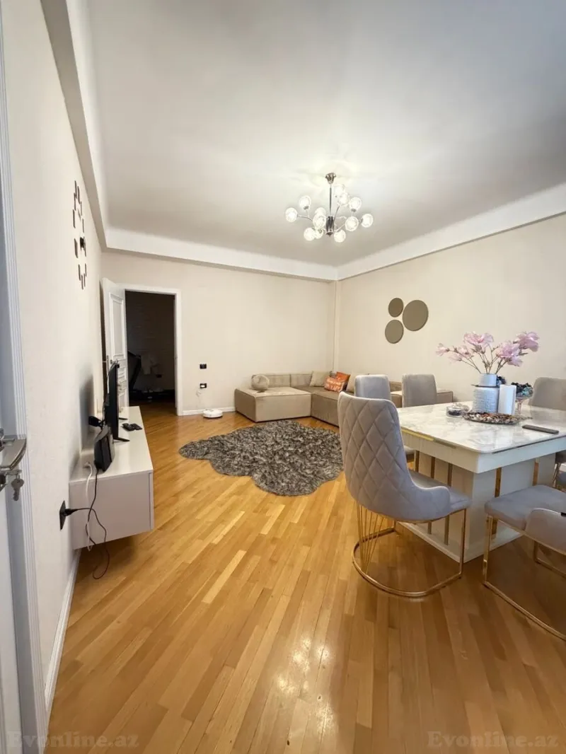 2 otaqlı Mənzil 77 m² 9-cu mikrorayon Satılır