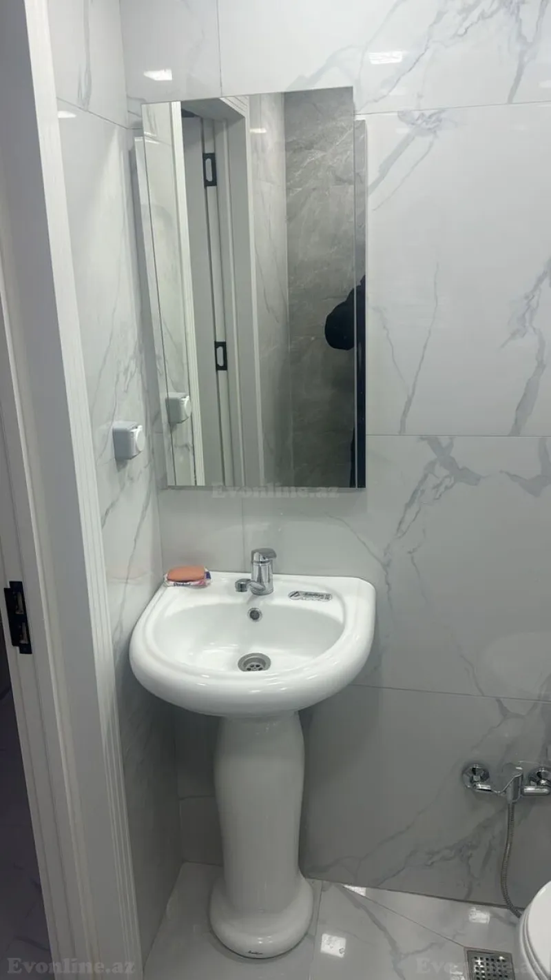 Satılır 2 otaqlı Mənzil Köhnə tikili 60 m² Nərimanov r. - şəkil 5