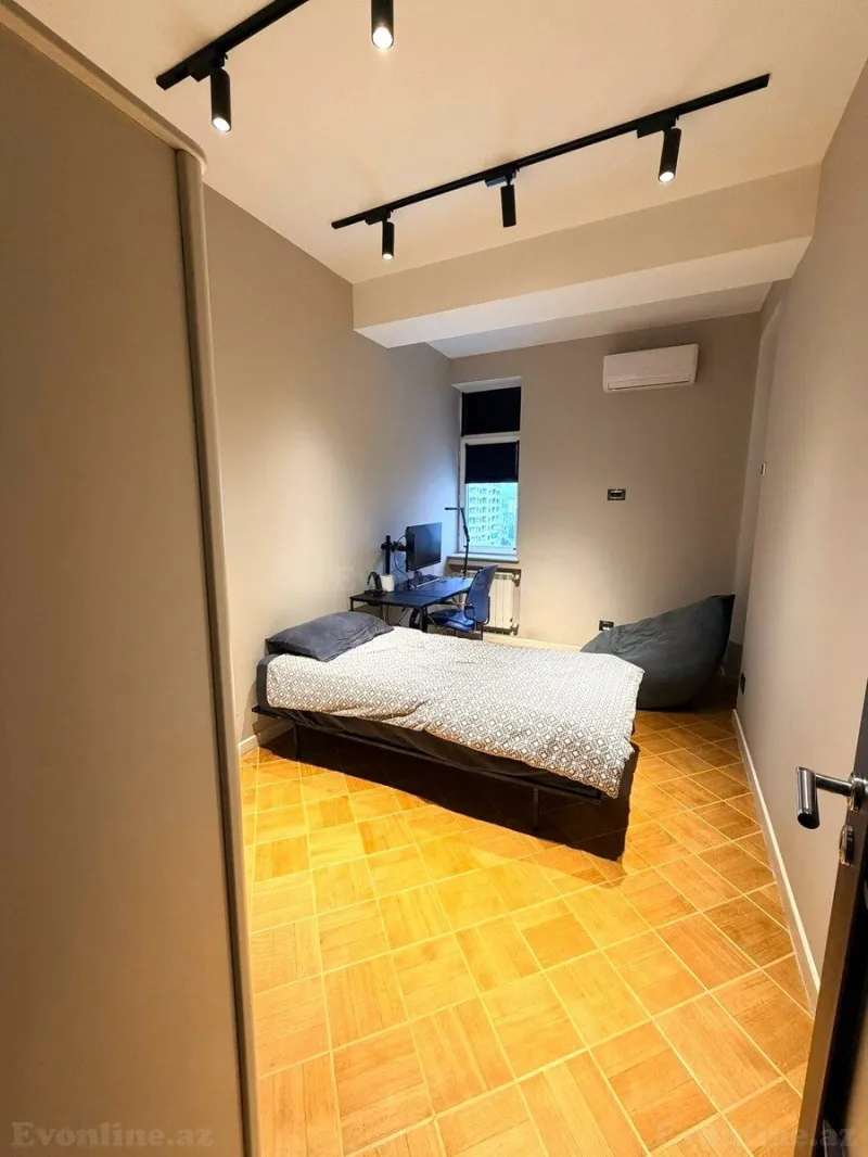 Satılır 4 otaqlı Mənzil Yeni tikili 150 m² Elmlər Akademiyası m. - şəkil 5