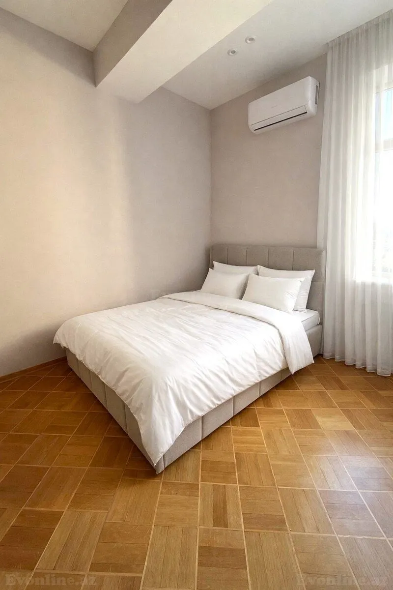 Satılır 4 otaqlı Mənzil Yeni tikili 150 m² Elmlər Akademiyası m. - şəkil 8