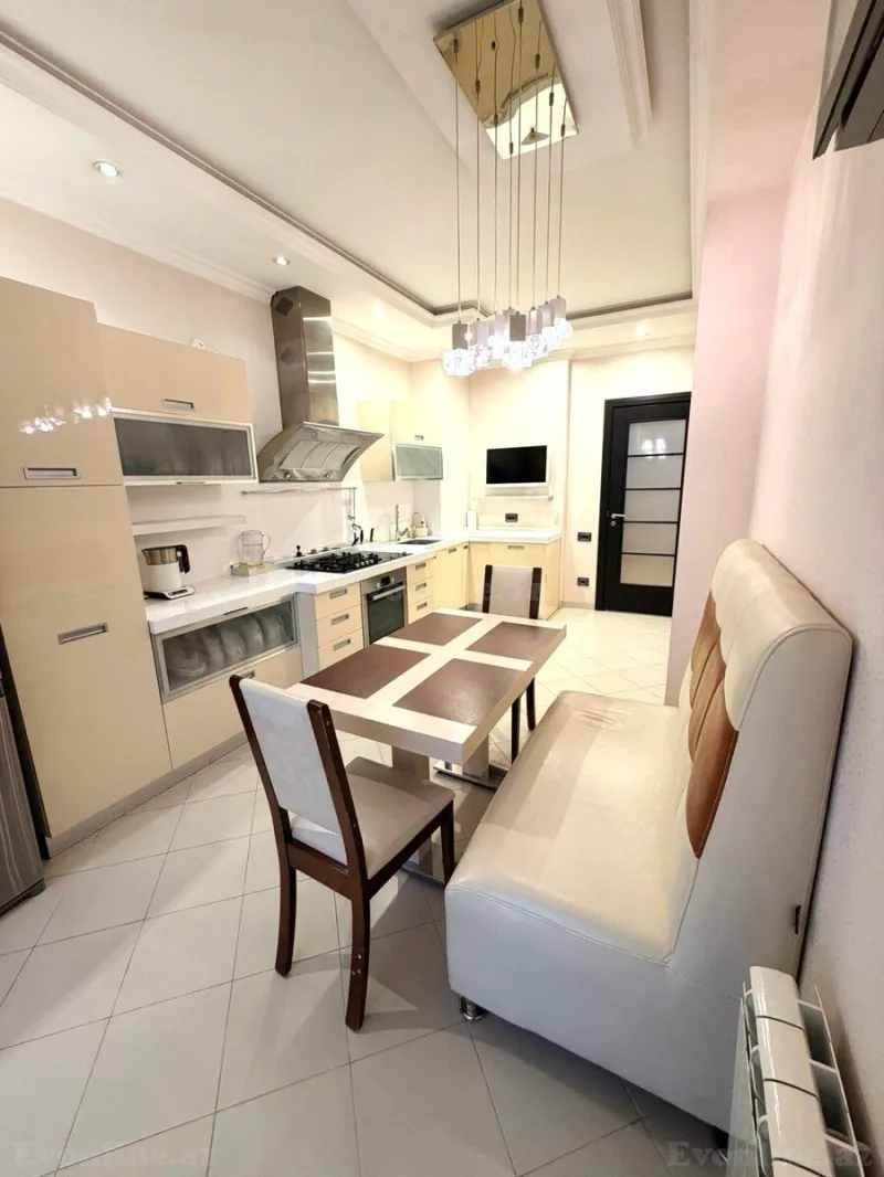 Satılır 4 otaqlı Mənzil Yeni tikili 150 m² Elmlər Akademiyası m. - şəkil 10