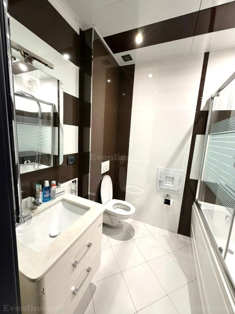 Satılır 4 otaqlı Mənzil Yeni tikili 150 m² Elmlər Akademiyası m. - şəkil 13