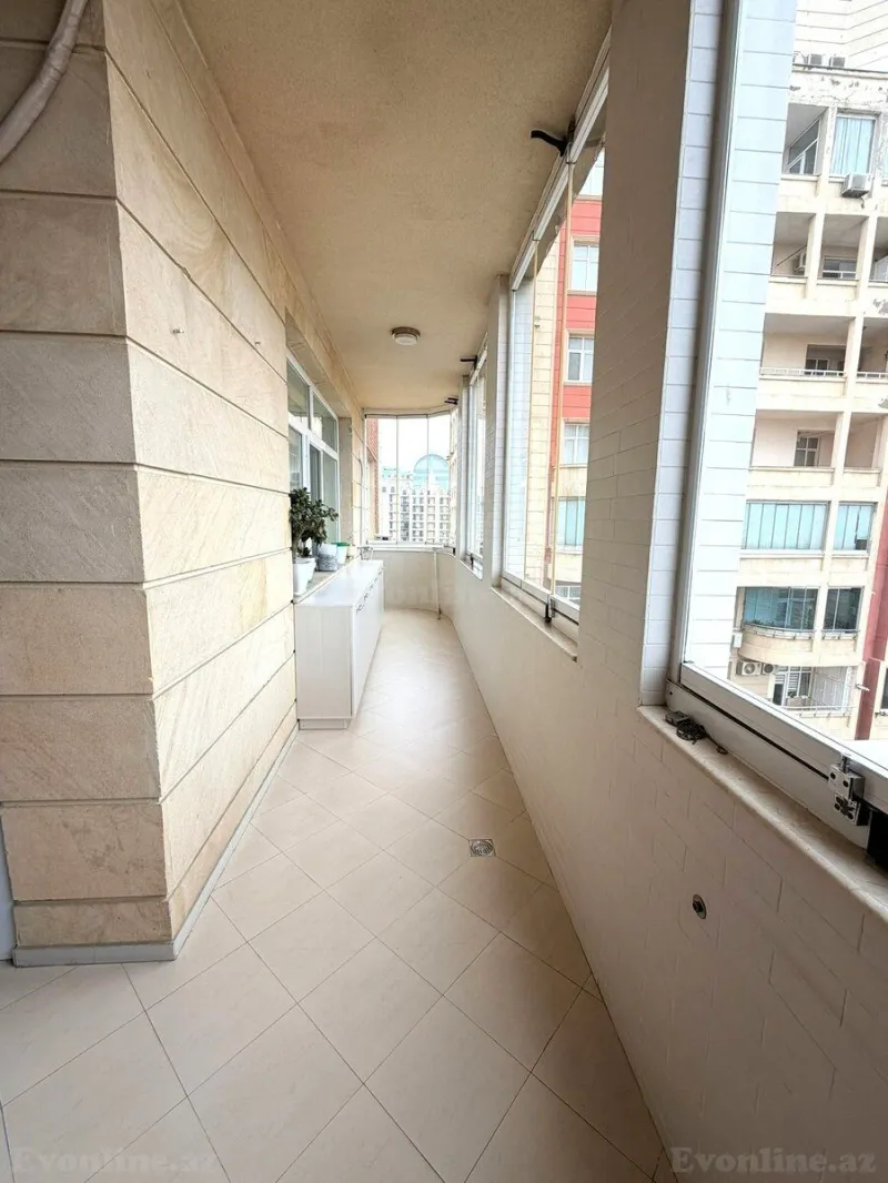 Satılır 4 otaqlı Mənzil Yeni tikili 150 m² Elmlər Akademiyası m. - şəkil 16