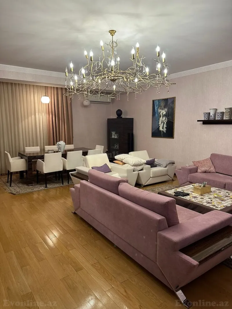4 otaqlı Mənzil 200 m² 28 May m. Satılır