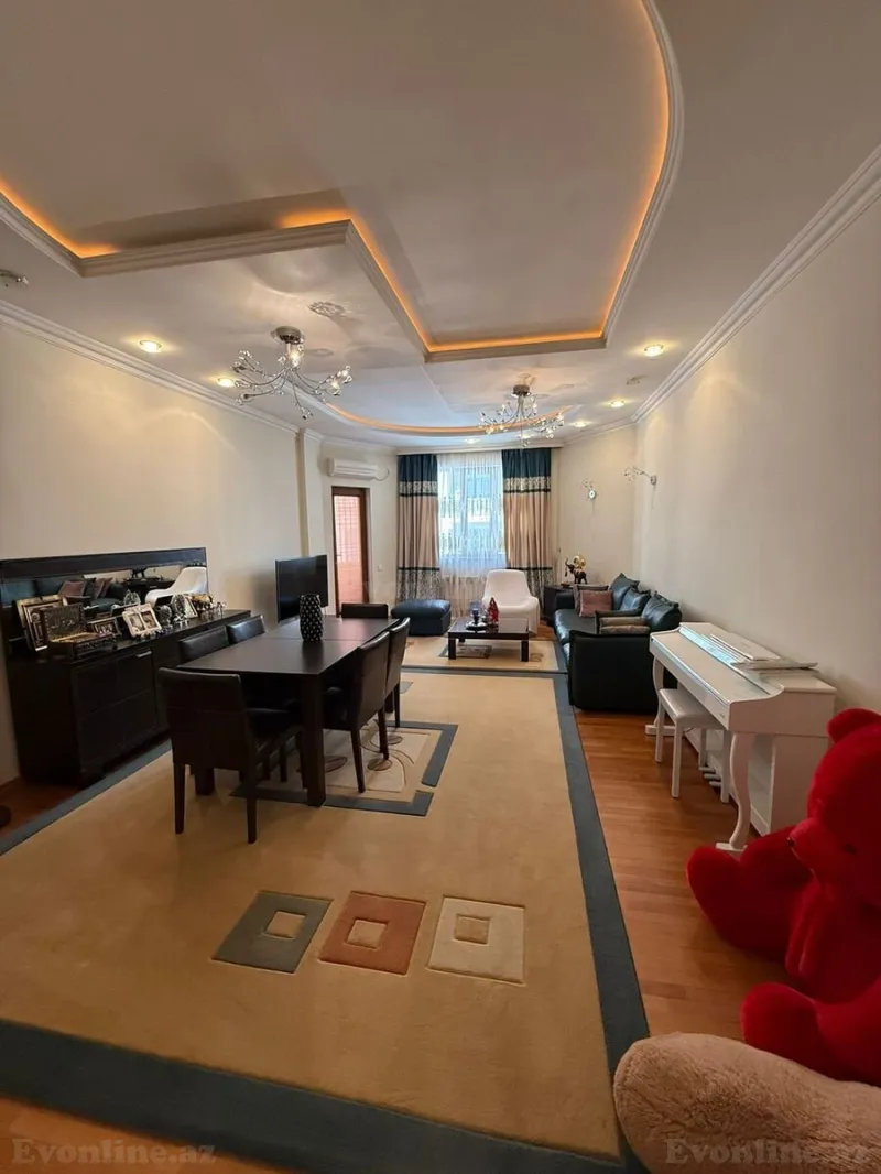 Satılır 3 otaqlı Mənzil Yeni tikili 150 m² 28 May m.