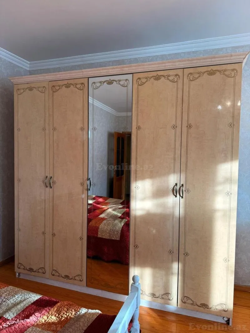 3 otaqlı Mənzil 120 m² Neftçilər m. Kirayə verilir