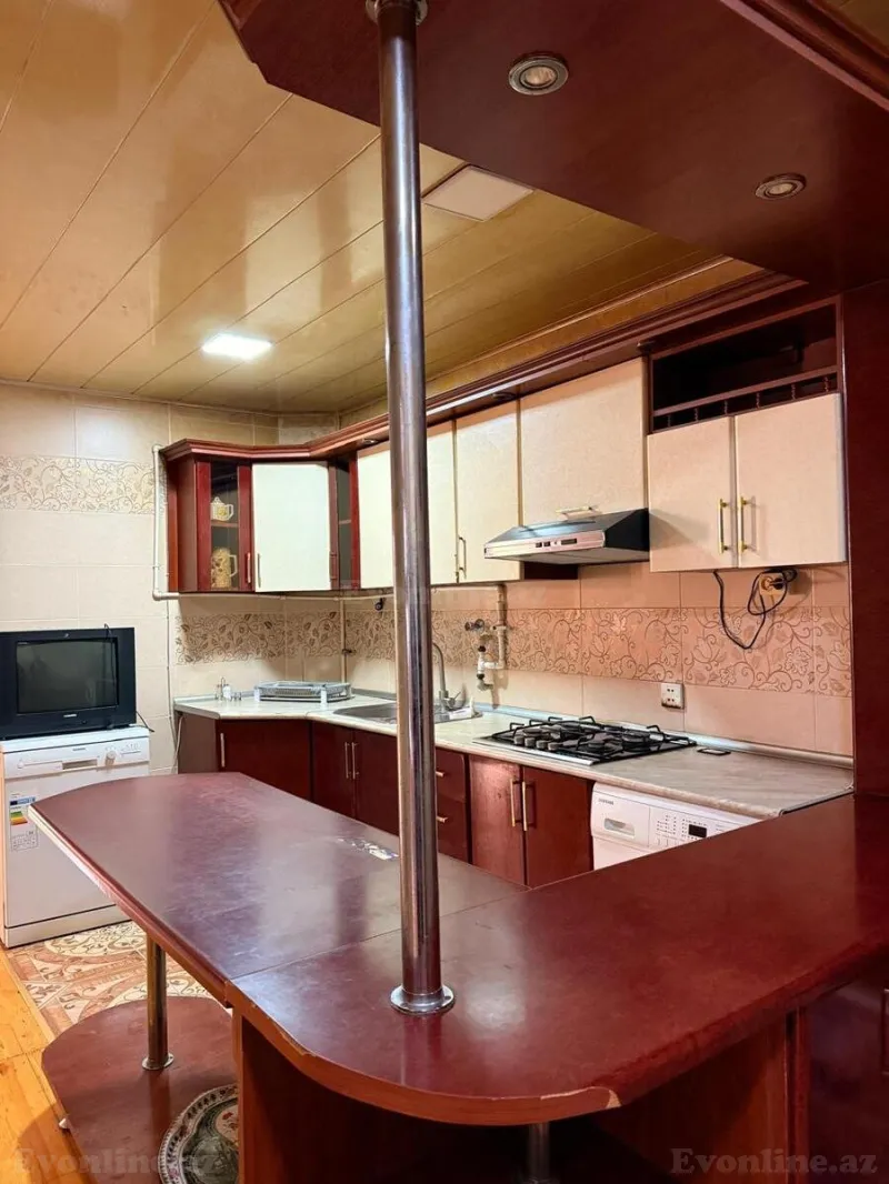 Kirayə verilir 3 otaqlı Mənzil Köhnə tikili 120 m² Neftçilər m. - şəkil 16