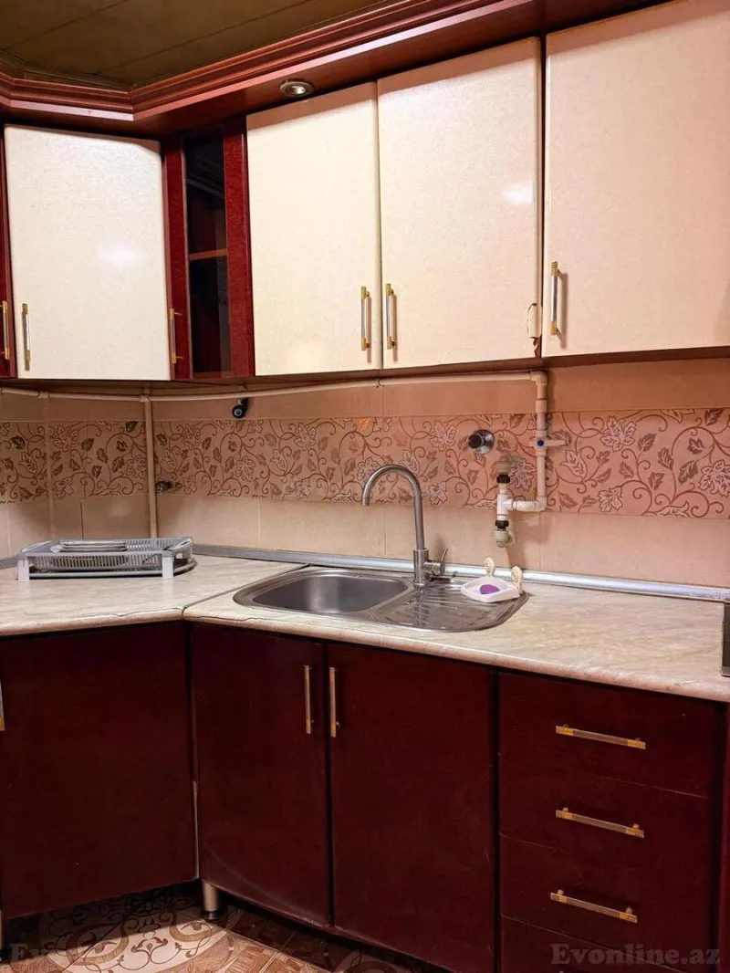 Kirayə verilir 3 otaqlı Mənzil Köhnə tikili 120 m² Neftçilər m. - şəkil 23