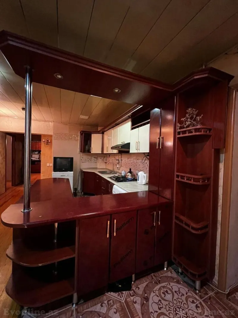 Kirayə verilir 3 otaqlı Mənzil Köhnə tikili 120 m² Neftçilər m. - şəkil 26