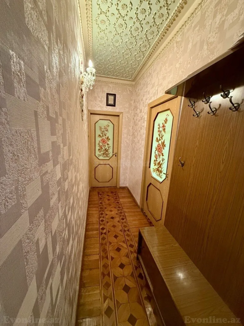 Satılır 4 otaqlı Mənzil Köhnə tikili 100 m² Xalqlar Dostluğu m. - şəkil 3