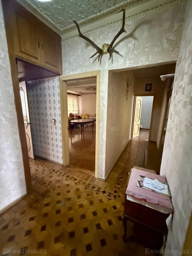 Satılır 4 otaqlı Mənzil Köhnə tikili 100 m² Xalqlar Dostluğu m. - şəkil 14