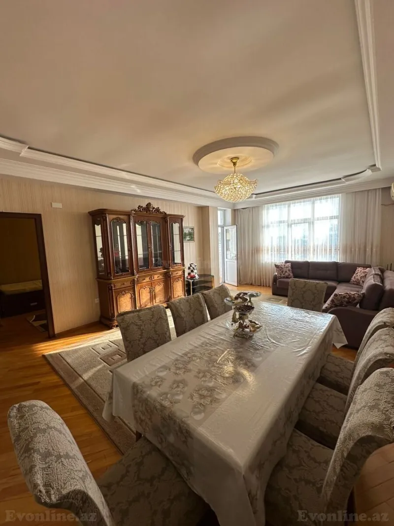 3 otaqlı Mənzil 90 m² Neftçilər m. Kirayə verilir