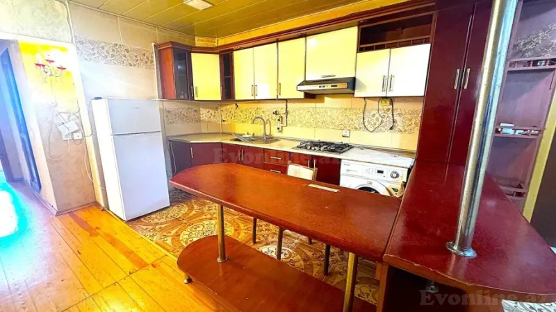 3 otaqlı Mənzil 120 m² Qara Qarayev m. Kirayə verilir