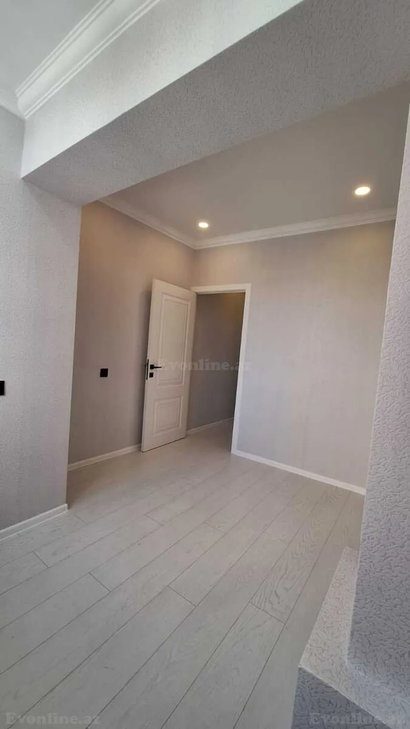 2 otaqlı Mənzil 50 m² İnşaatçılar m. Satılır