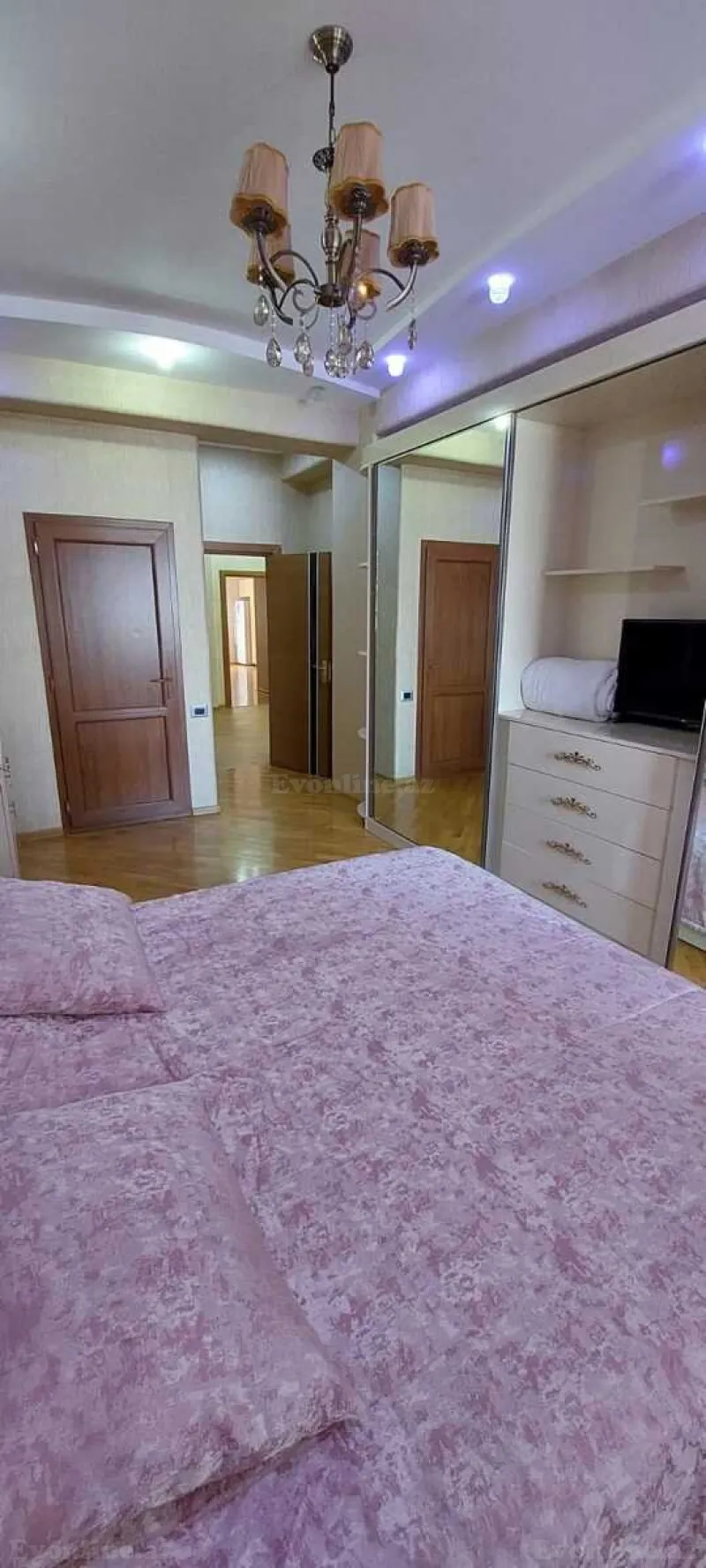 Kirayə verilir 3 otaqlı Mənzil Yeni tikili 130 m² Koroğlu m. - şəkil 6