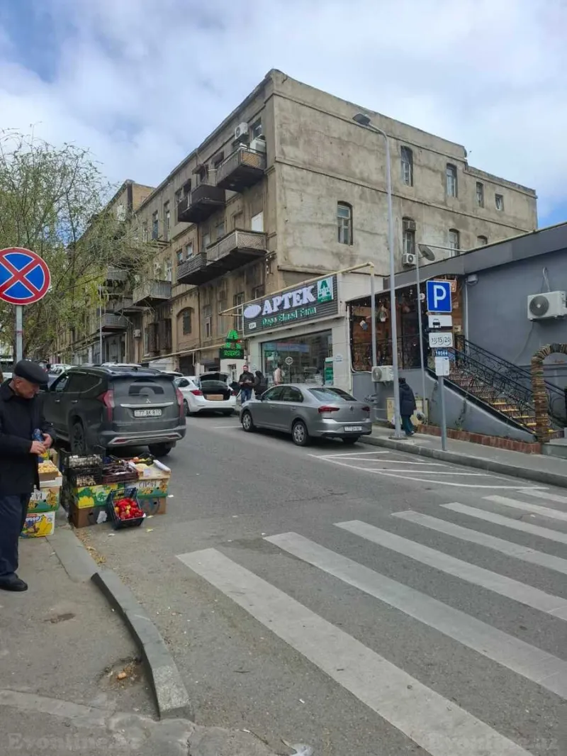 Satılır 2 otaqlı Mənzil Köhnə tikili 40 m² 28 May m. - şəkil 2