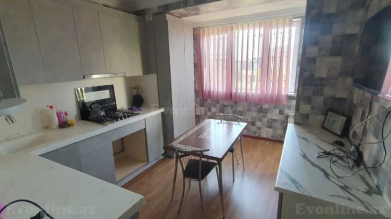 Satılır 4 otaqlı Mənzil Köhnə tikili 100 m² Sabunçu r. - şəkil 12