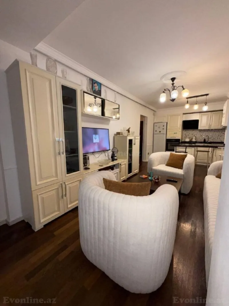 Satılır 2 otaqlı Mənzil Köhnə tikili 45 m² Gənclik m. - şəkil 5