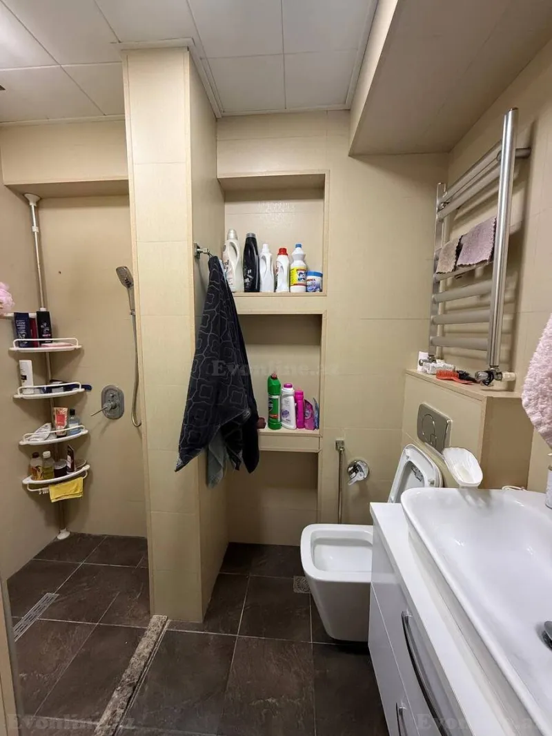 Satılır 2 otaqlı Mənzil Köhnə tikili 45 m² Gənclik m. - şəkil 6