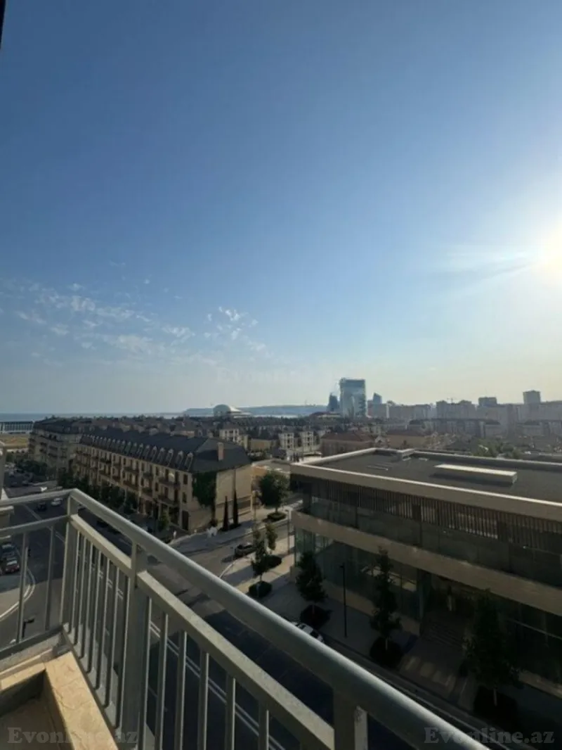 3 otaqlı Mənzil 132 m² Xətai r. Kirayə verilir