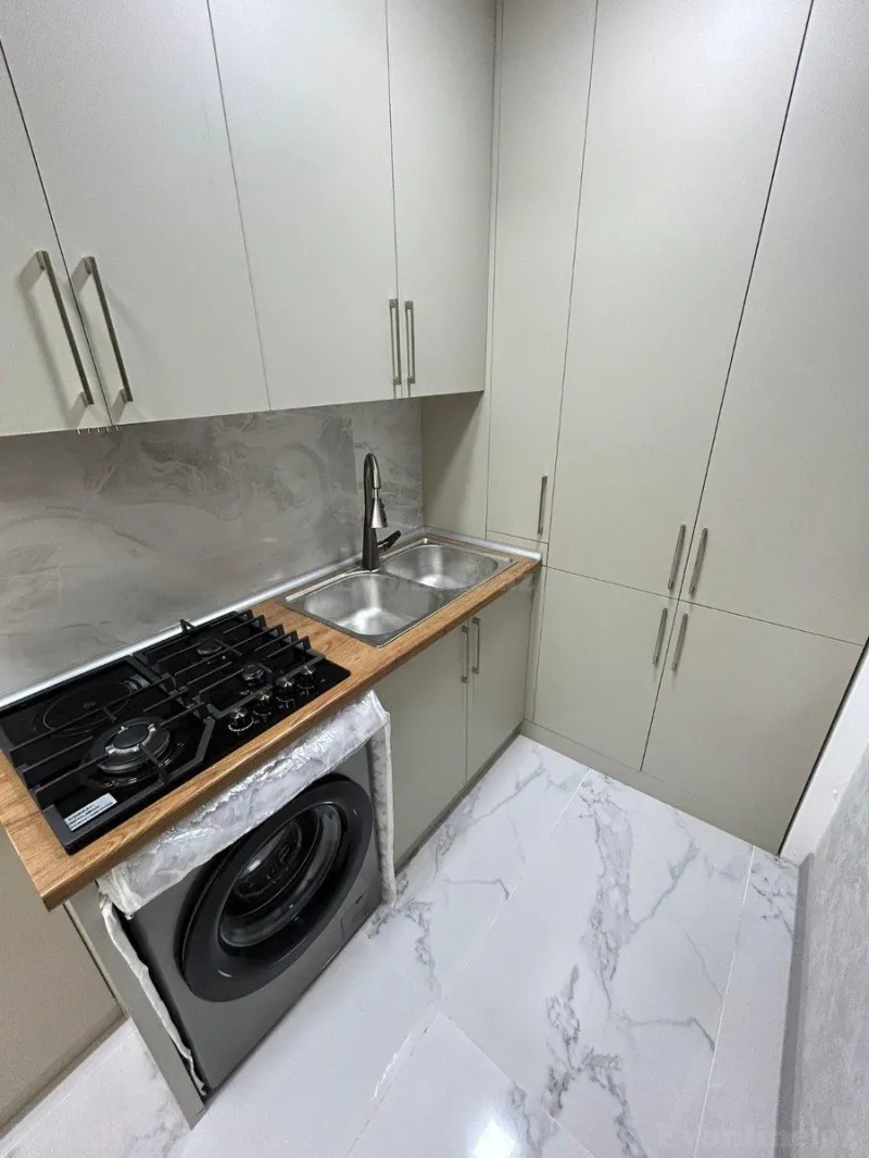 Kirayə verilir 3 otaqlı Mənzil Yeni tikili 110 m² İnşaatçılar m. - şəkil 28