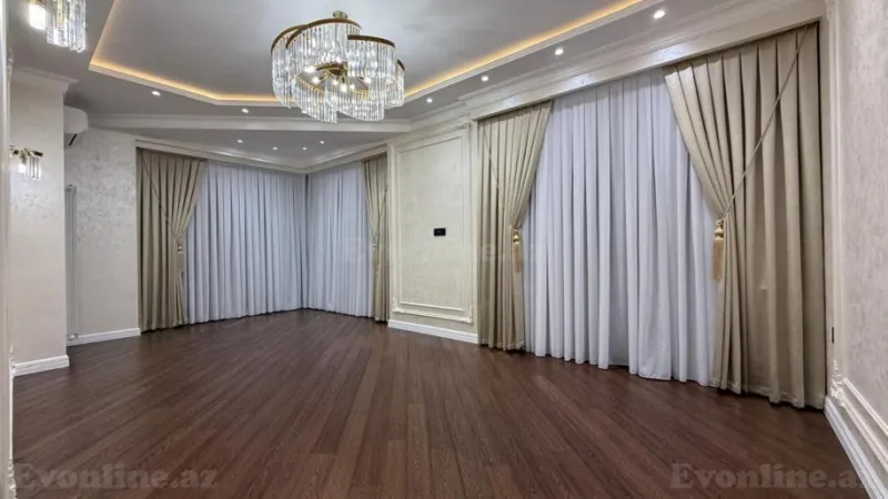 3 otaqlı Mənzil 134 m² 28 May m. Satılır