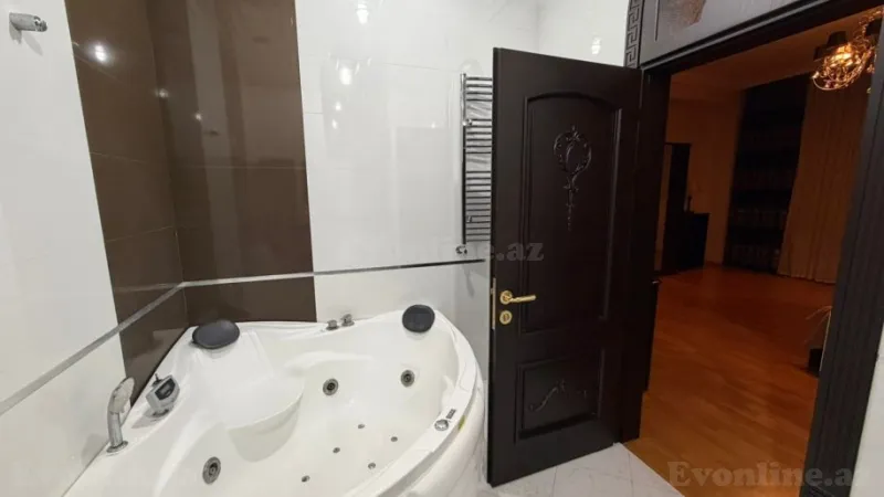 Kirayə verilir 4 otaqlı Mənzil Yeni tikili 205 m² Sahil m. - şəkil 18