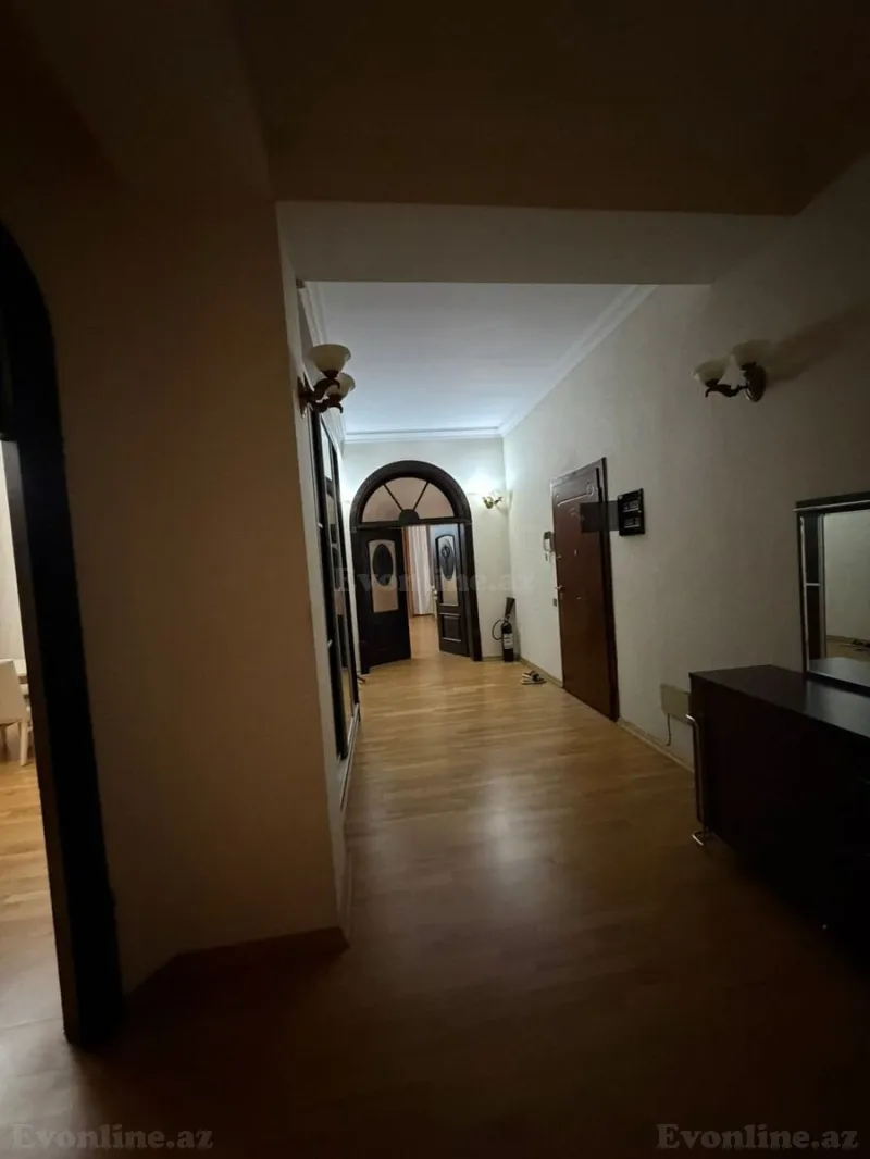 Kirayə verilir 4 otaqlı Mənzil Yeni tikili 205 m² Sahil m. - şəkil 21