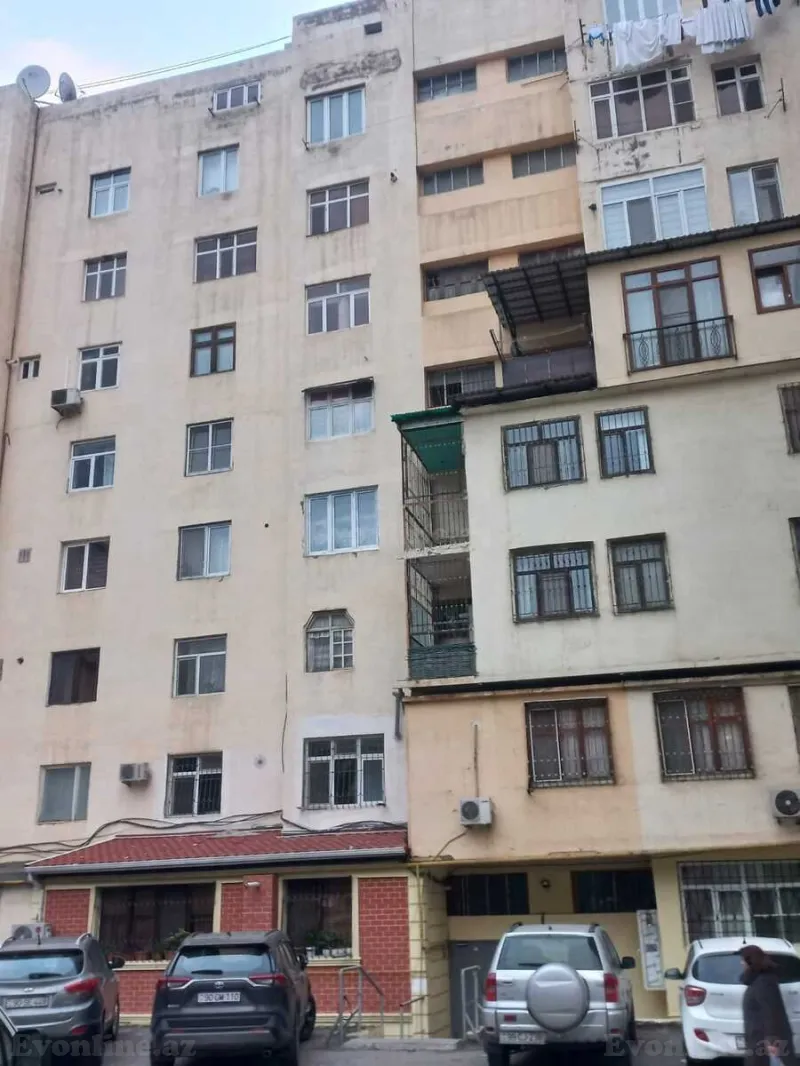 3 otaqlı Mənzil 101 m² Elmlər Akademiyası m. Satılır