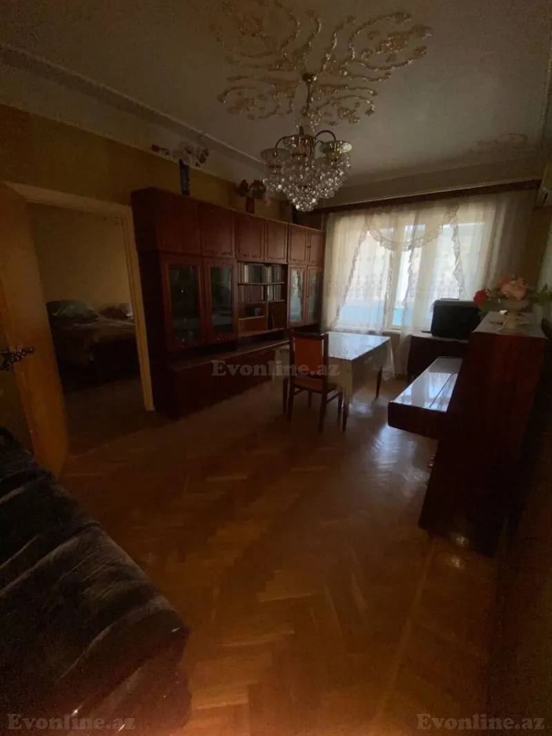 Satılır 5 otaqlı Mənzil Köhnə tikili 120 m² 9-cu mikrorayon - şəkil 2