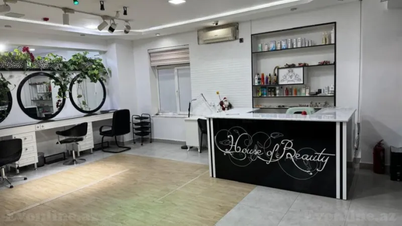 Obyekt 600 m² İnşaatçılar m. Kirayə verilir