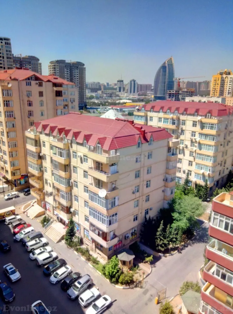 4 otaqlı Mənzil 177 m² Xətai m. Kirayə verilir