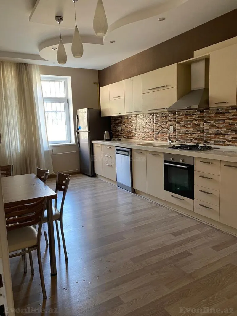Kirayə verilir 4 otaqlı Mənzil Yeni tikili 177 m² Xətai m. - şəkil 7