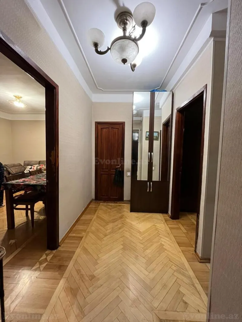 Satılır 4 otaqlı Mənzil Köhnə tikili 105 m² Gənclik m. - şəkil 14