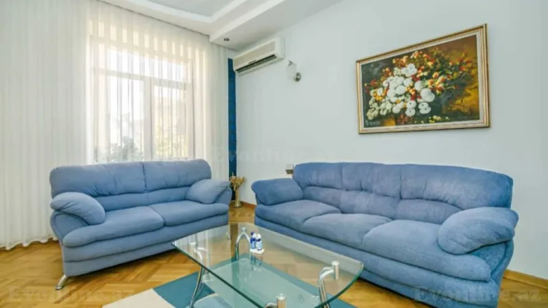 Kirayə verilir 3 otaqlı Mənzil Köhnə tikili 130 m² Sahil m. - şəkil 2