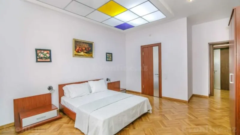 Kirayə verilir 3 otaqlı Mənzil Köhnə tikili 130 m² Sahil m. - şəkil 7