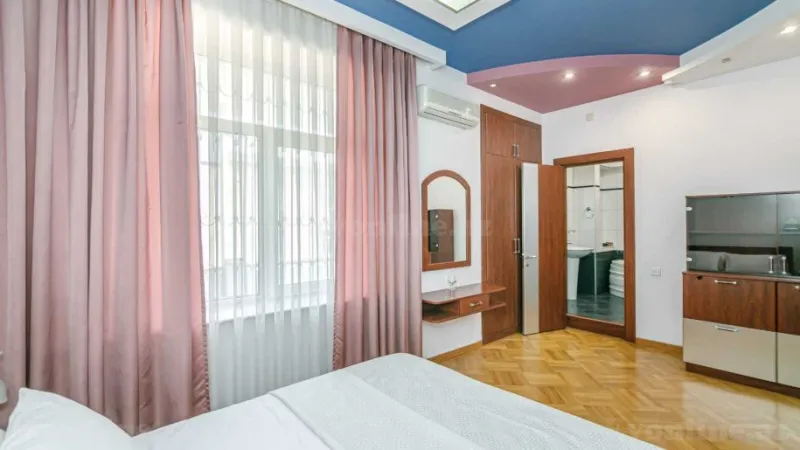 Kirayə verilir 3 otaqlı Mənzil Köhnə tikili 130 m² Sahil m. - şəkil 9