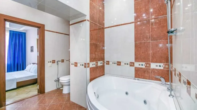 Kirayə verilir 3 otaqlı Mənzil Köhnə tikili 130 m² Sahil m. - şəkil 11