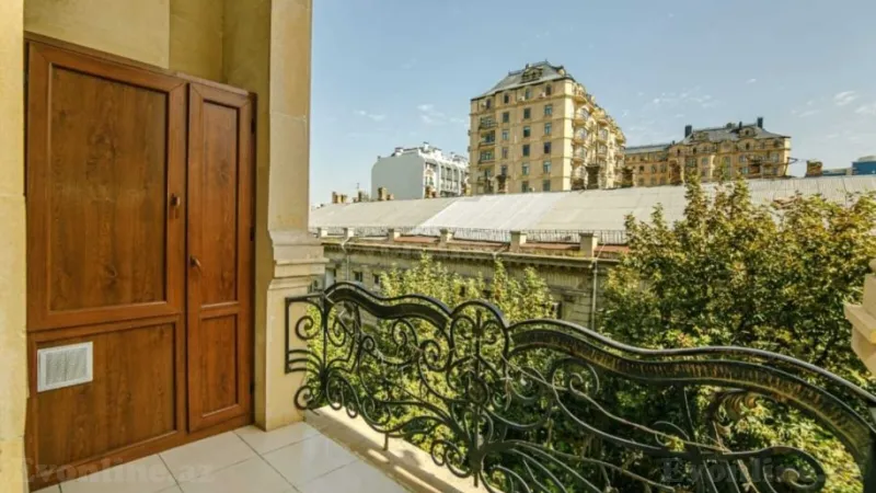 Kirayə verilir 3 otaqlı Mənzil Köhnə tikili 130 m² Sahil m. - şəkil 12