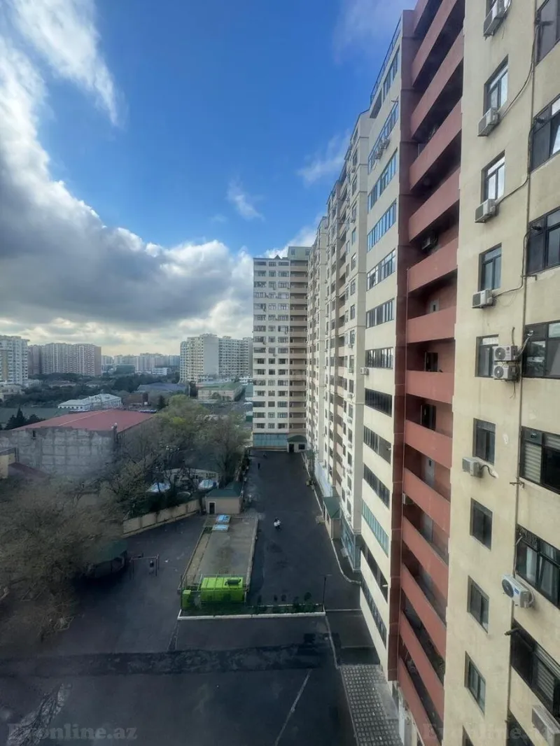 2 otaqlı Mənzil 62 m² Neftçilər m. Satılır