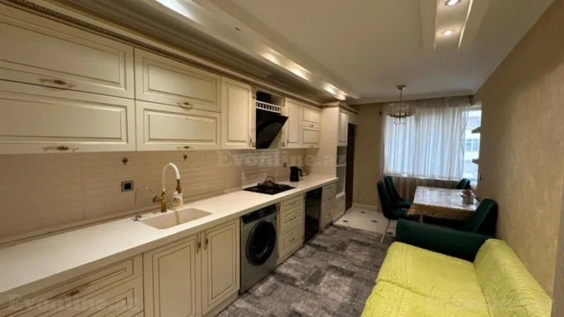 3 otaqlı Mənzil 137 m² Nəriman Nərimanov m. Kirayə verilir