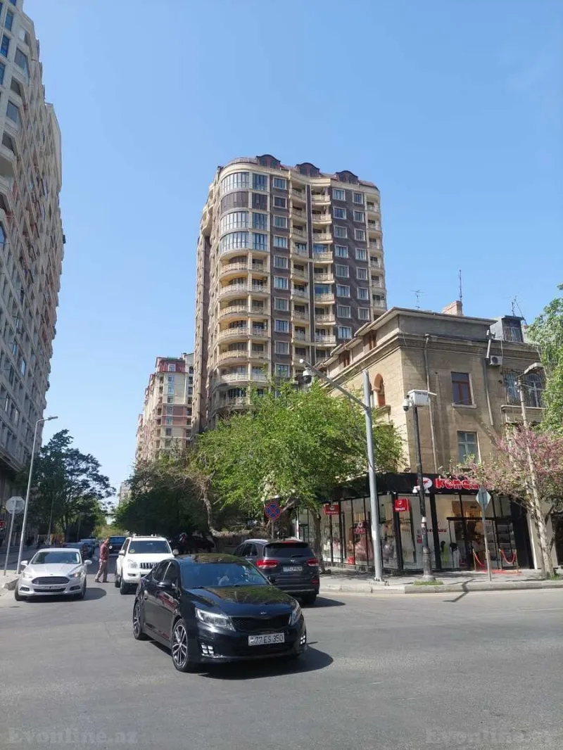 3 otaqlı Mənzil 144 m² Nəriman Nərimanov m. Satılır