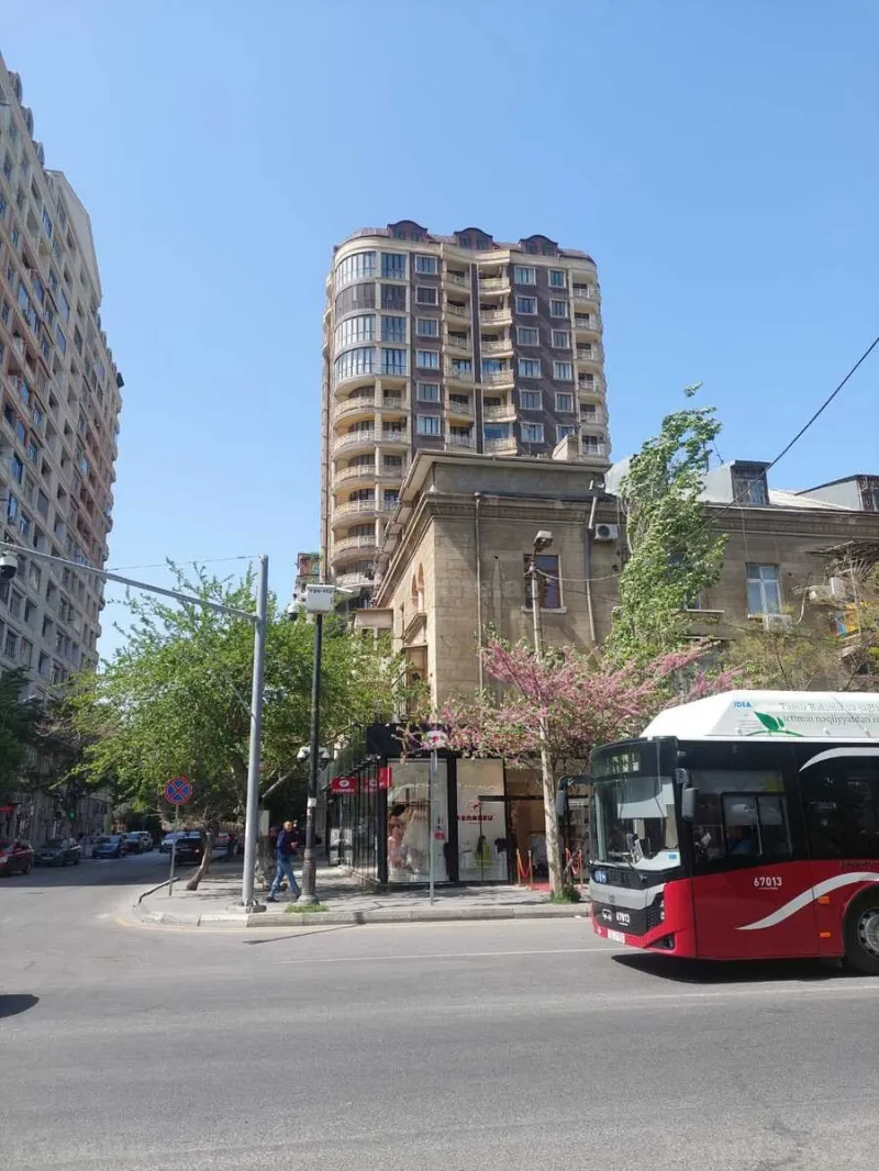 Satılır 3 otaqlı Mənzil Yeni tikili 144 m² Nəriman Nərimanov m. - şəkil 2