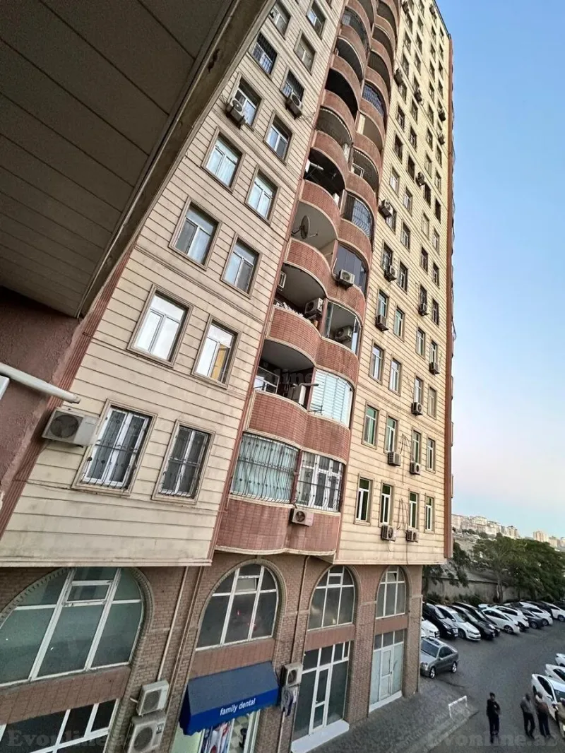 3 otaqlı Mənzil 110 m² 6-cı mikrorayon Satılır